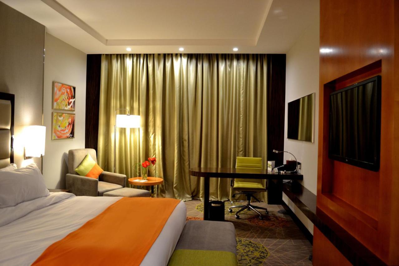 Holiday Inn Jeddah Gateway, an IHG Hotel Bagian luar foto