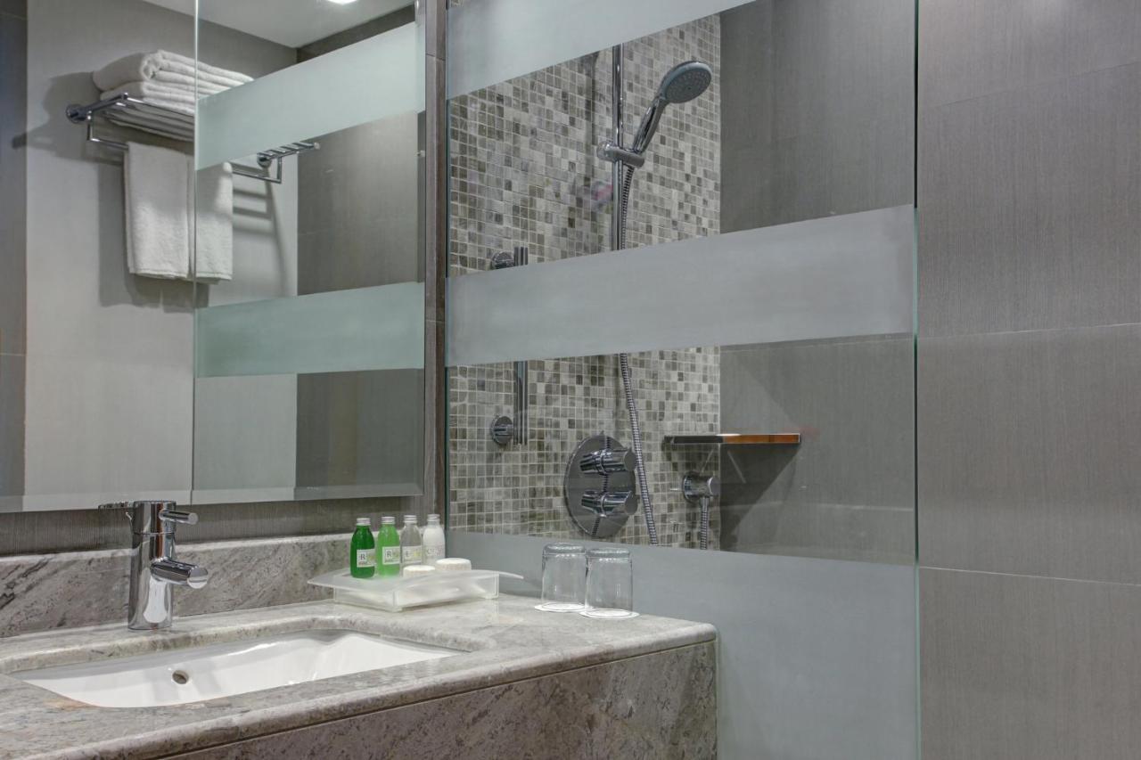 Holiday Inn Jeddah Gateway, an IHG Hotel Bagian luar foto