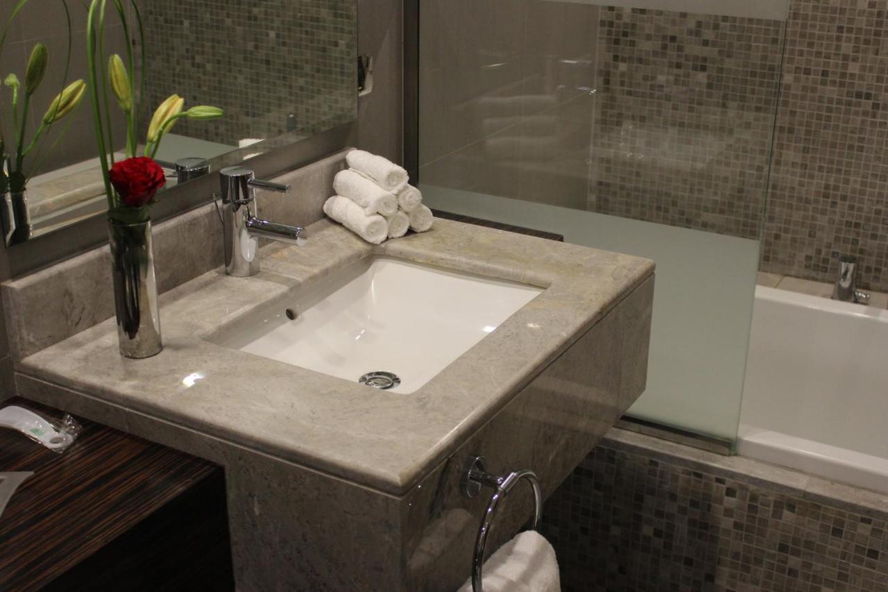 Holiday Inn Jeddah Gateway, an IHG Hotel Bagian luar foto