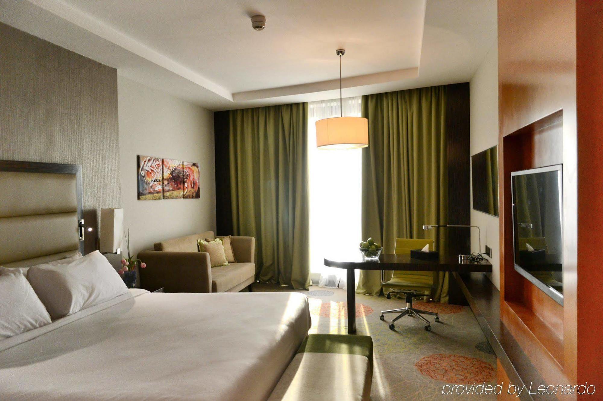 Holiday Inn Jeddah Gateway, an IHG Hotel Bagian luar foto