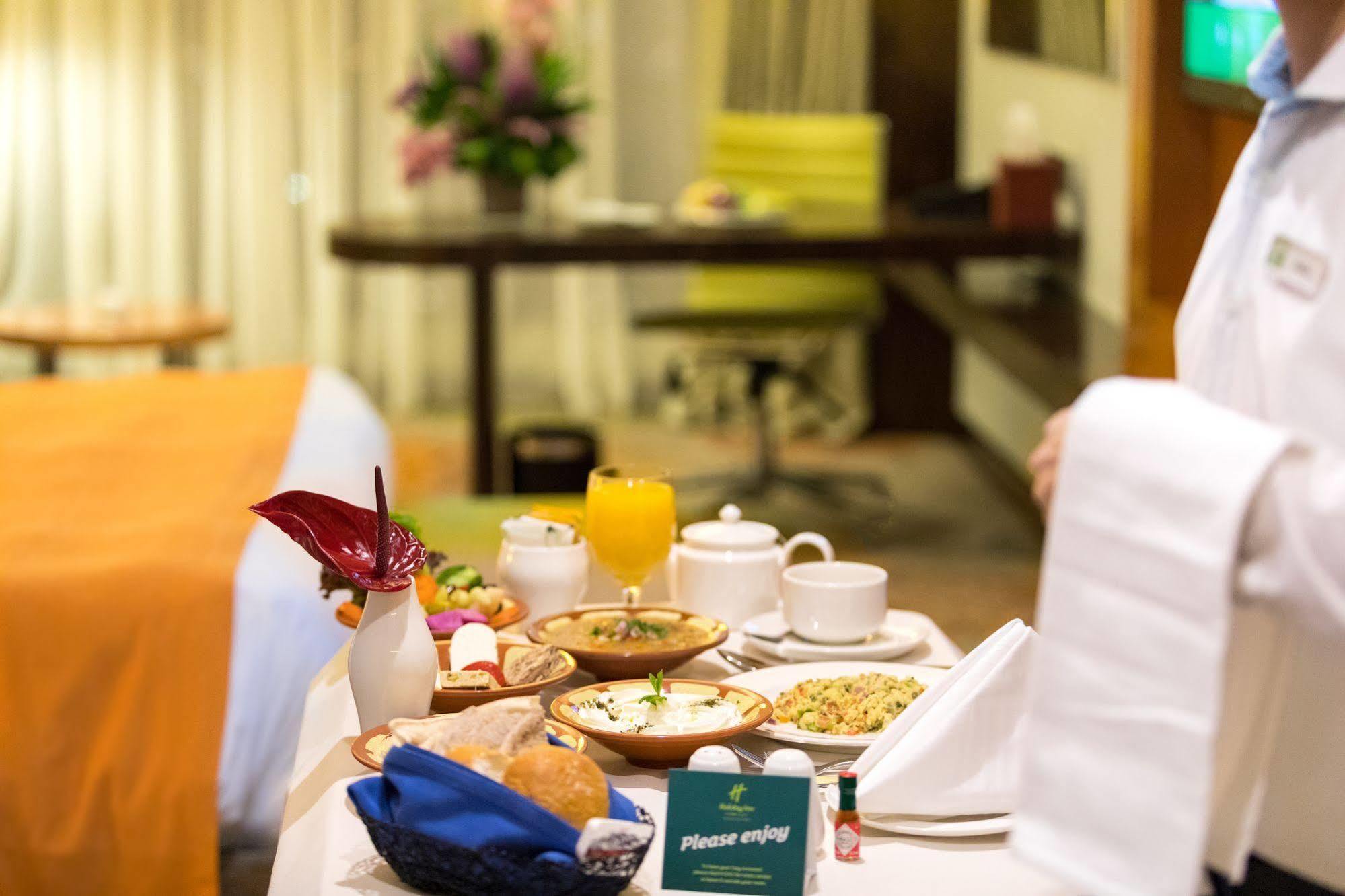 Holiday Inn Jeddah Gateway, an IHG Hotel Bagian luar foto