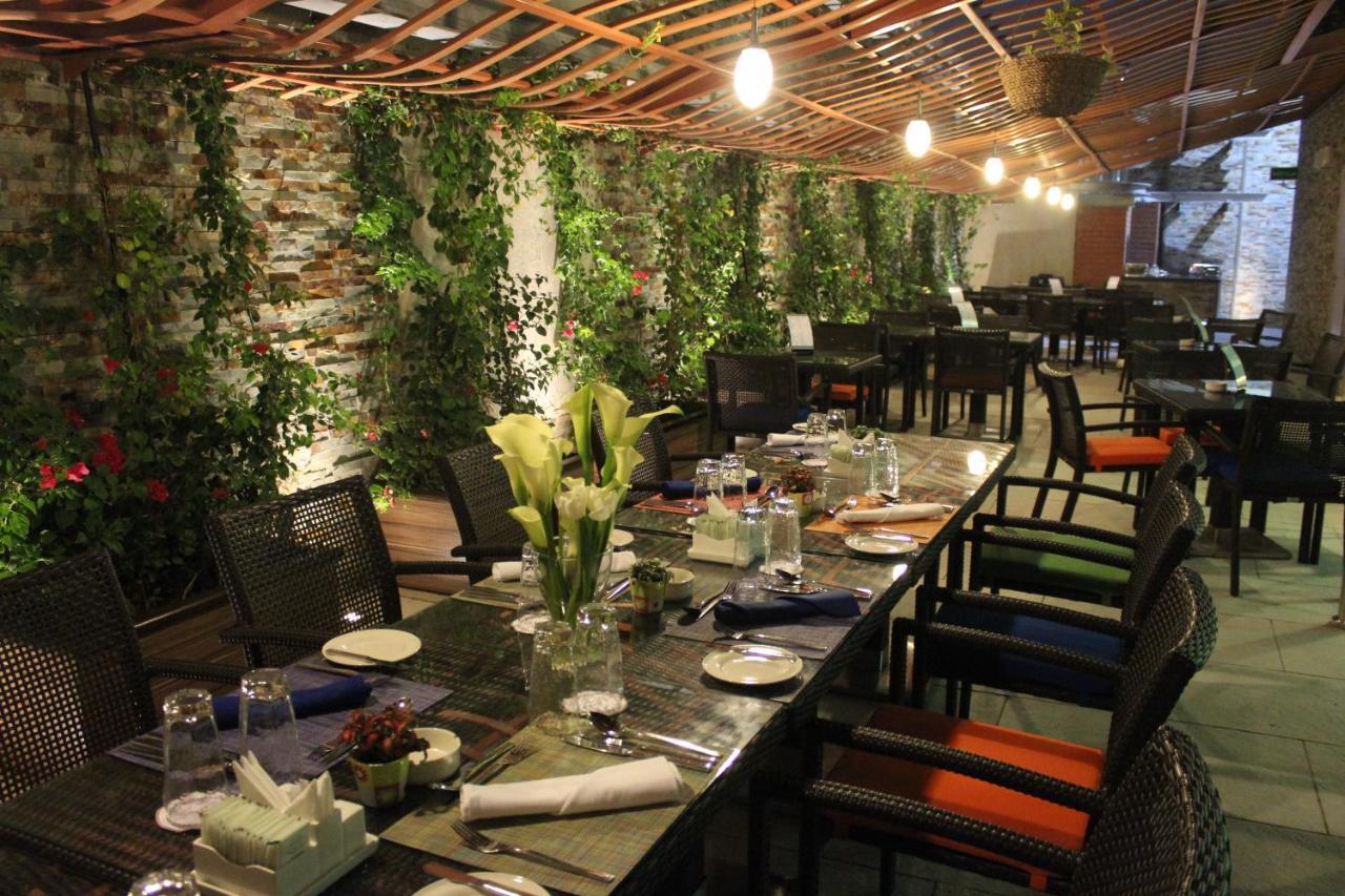 Holiday Inn Jeddah Gateway, an IHG Hotel Bagian luar foto