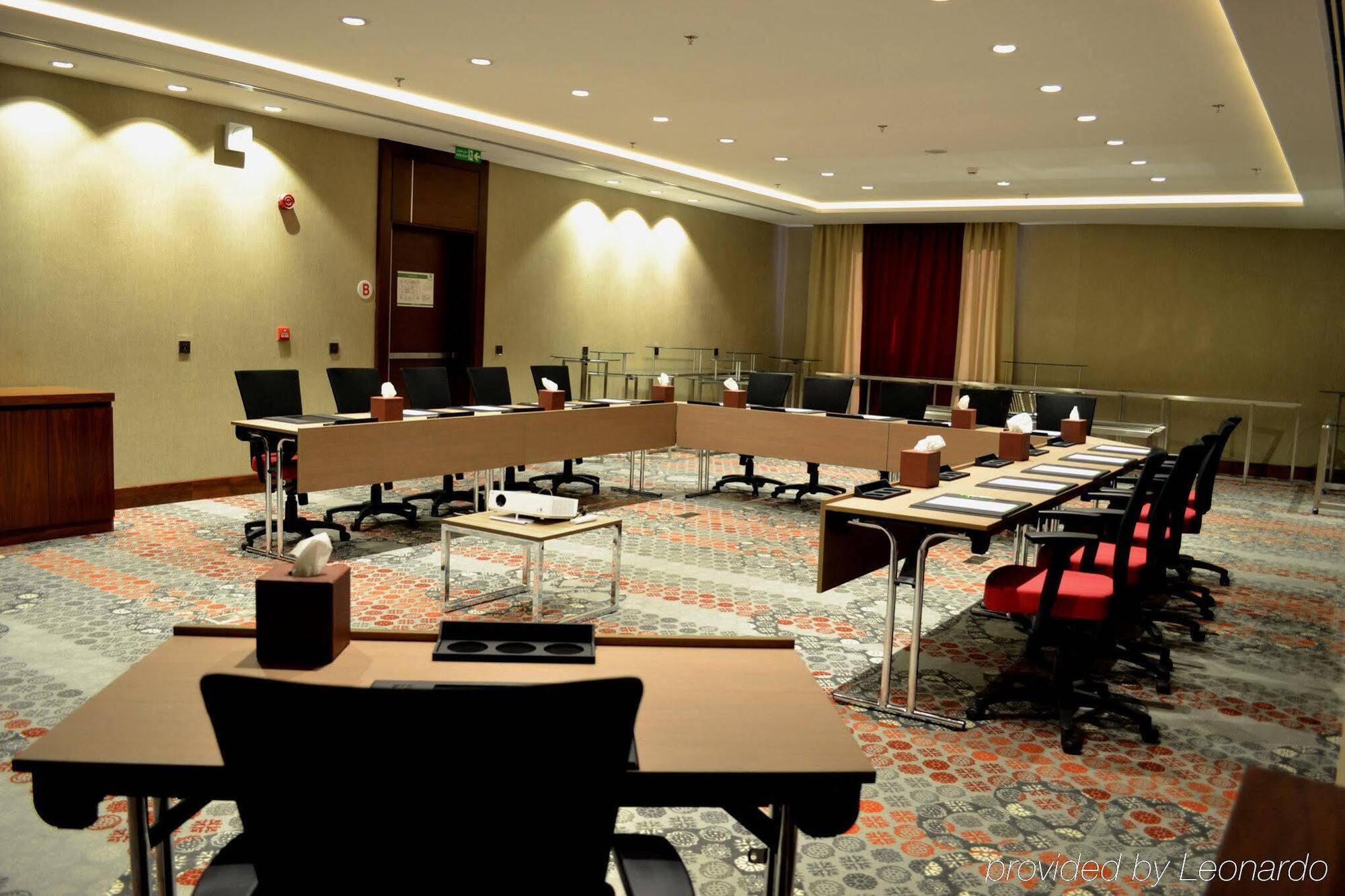 Holiday Inn Jeddah Gateway, an IHG Hotel Bagian luar foto
