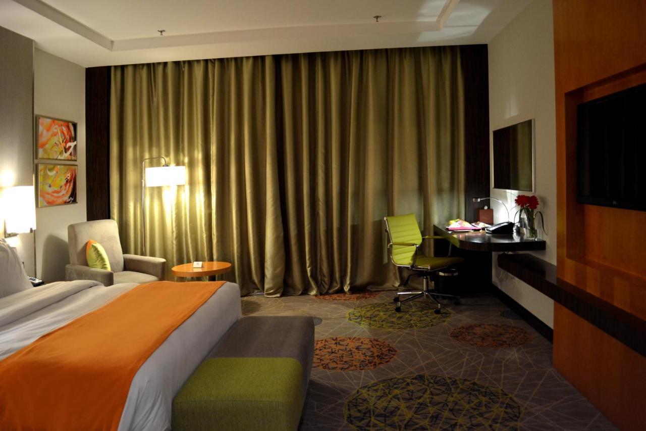 Holiday Inn Jeddah Gateway, an IHG Hotel Bagian luar foto