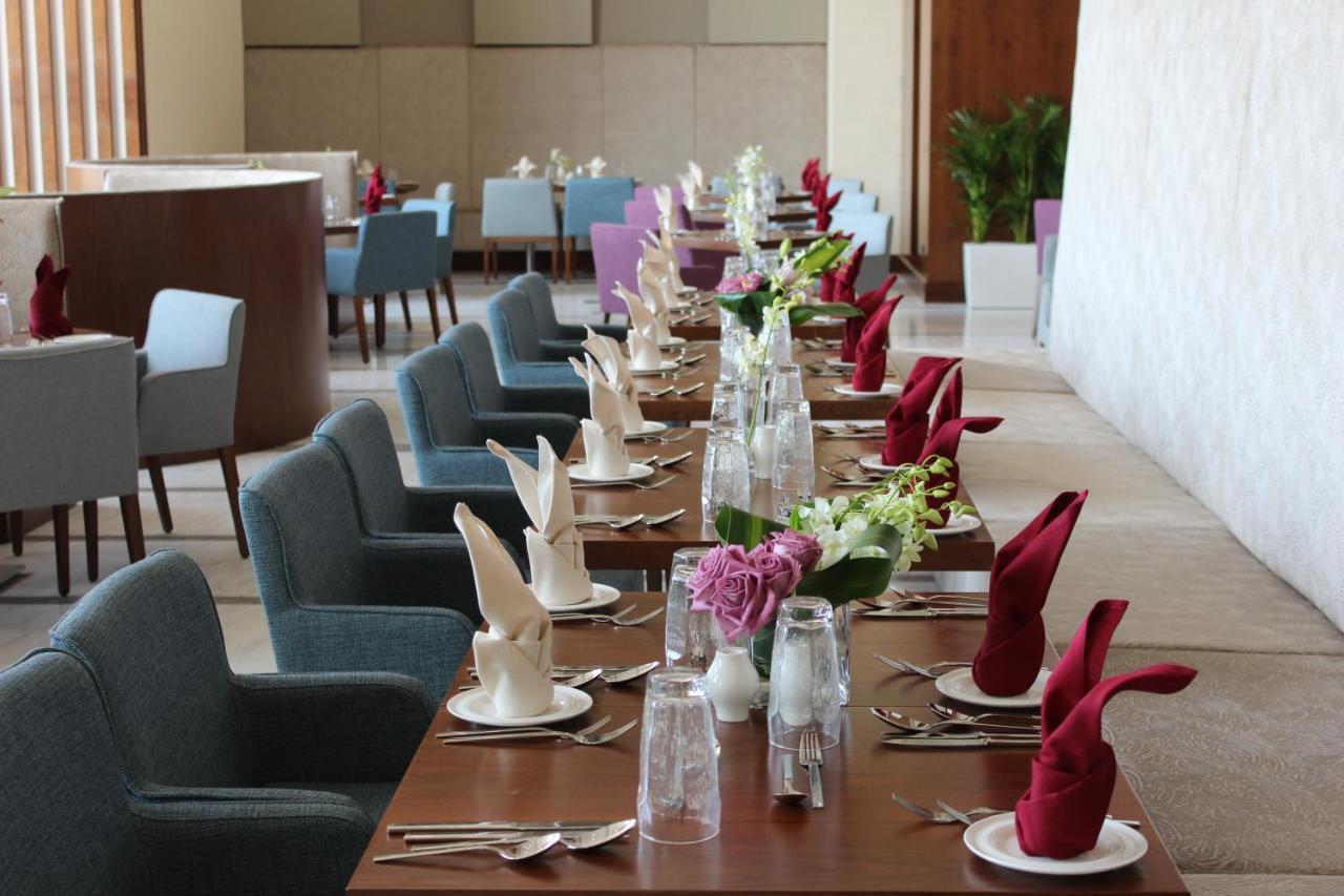 Holiday Inn Jeddah Gateway, an IHG Hotel Bagian luar foto